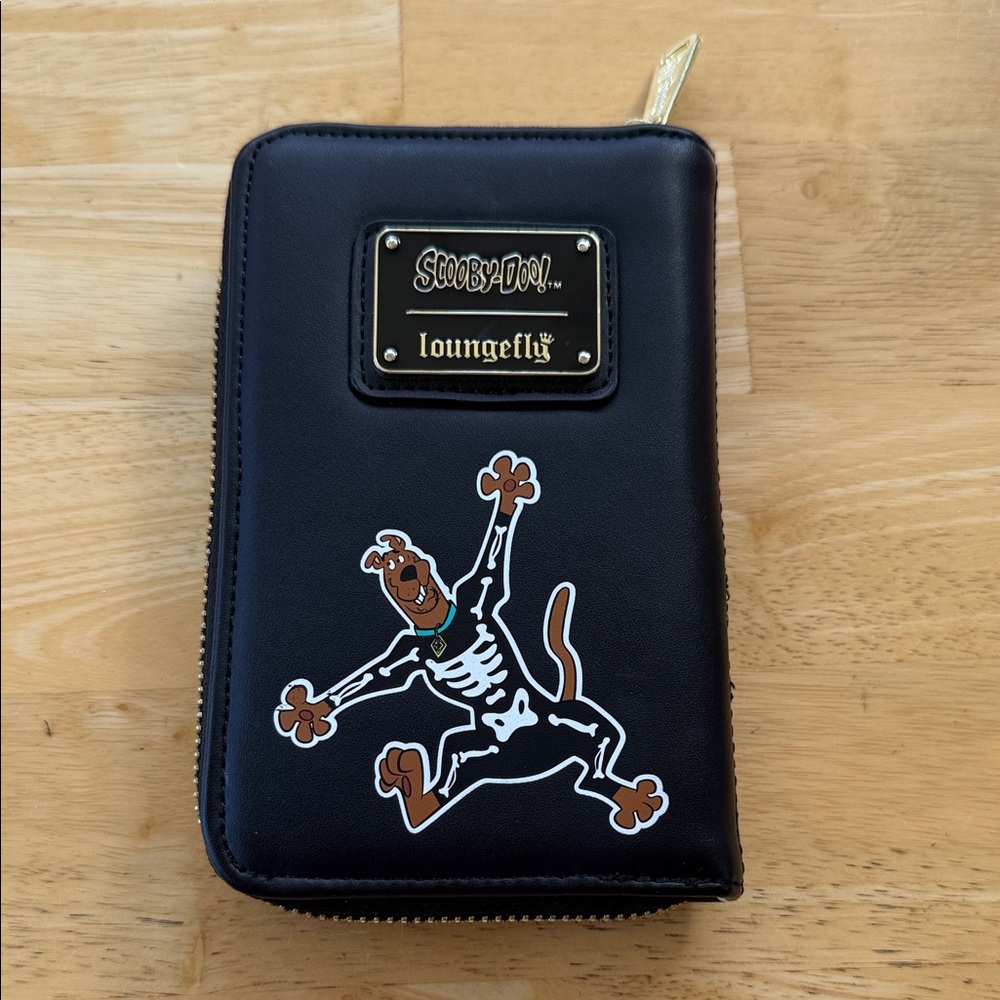 Loungefly Scooby-Doo Brown & Black Dog Wallet with Teal Accent - Picture 2 of 5